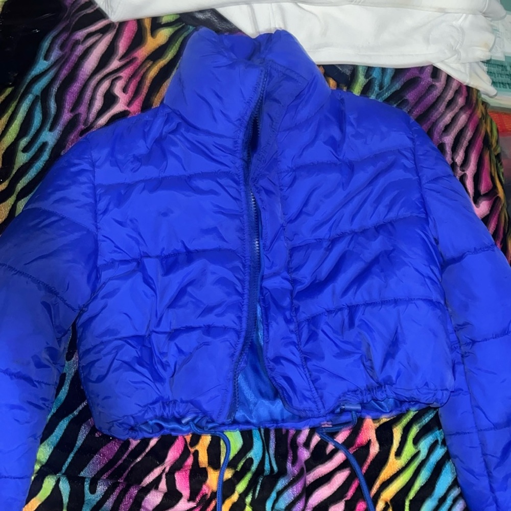 women XS cropped puffer coat